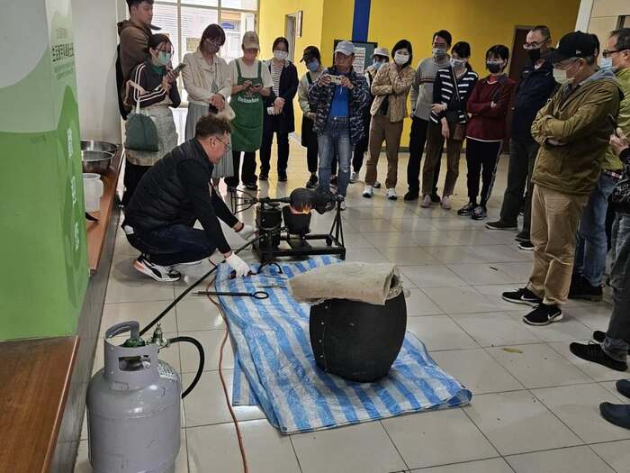 《114年度產業人才投資計畫-中式點心及異國料理實務班開訓及兒時記趣爆米香》114.03.16圖片