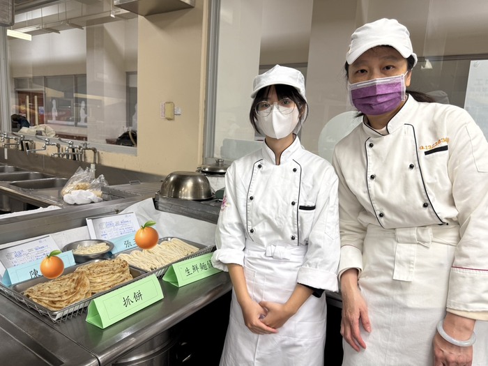 《中式麵食加工-水調麵類&發麵類丙級示範實作雙證照班》(115.01.20)圖片