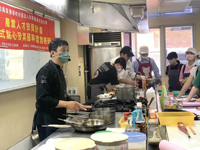 產業人才投資計畫-中式點心及異國料理實務班(113.12.01)圖片