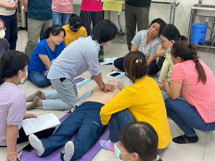 「照顧服務員術科加強班」上課紀實(112.08.13)圖片