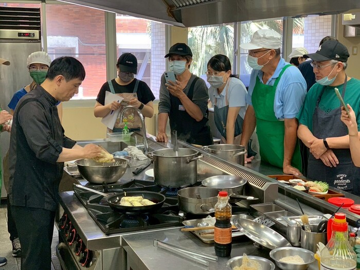《114年度產業人才投資計畫-中式點心及異國料理實務班》114.06.15結訓圖片