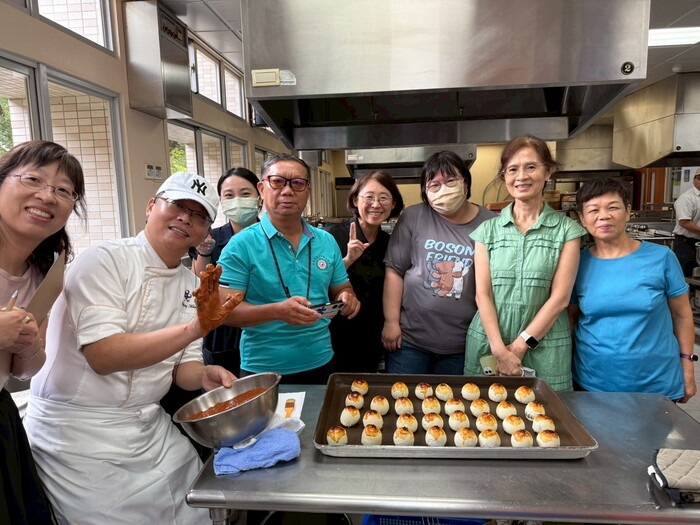 《年節伴手禮系列-紅土鹹鴨蛋&蛋黃酥製作班》(114.10.03)圖片