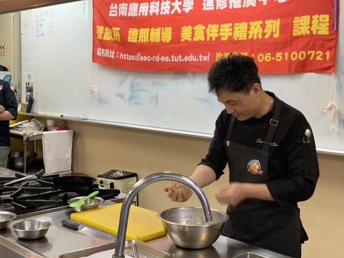 西餐創意廚房-鮮蝦雞肉起士漢堡(113.06.13)圖片