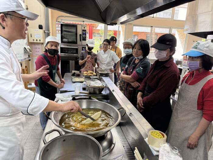 《114年度產業人才投資計畫-中式點心及異國料理實務班第02期》(114.12.14)圖片