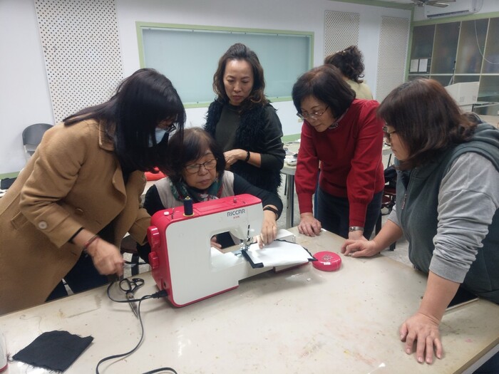 零基礎-刺繡口金包(112.12.25)圖片