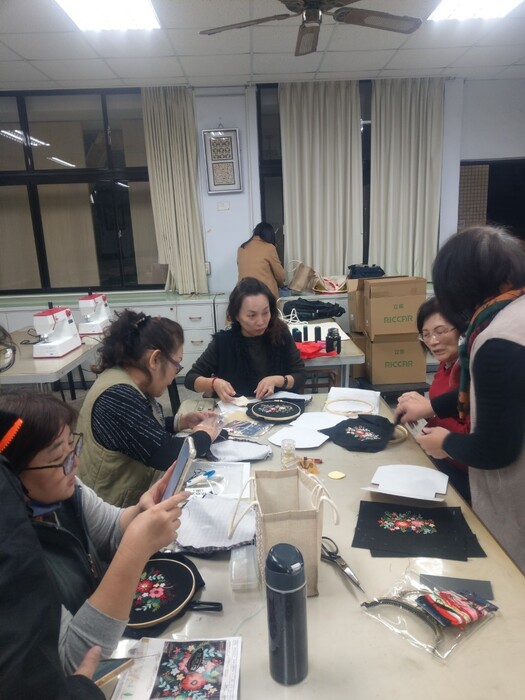 零基礎-刺繡口金包(112.12.25)圖片