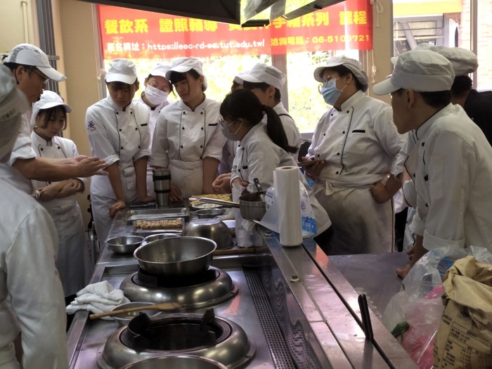 中式麵食加工 水調麵類丙級證照班 (菁英密集集訓班)結訓(112.11.19）圖片