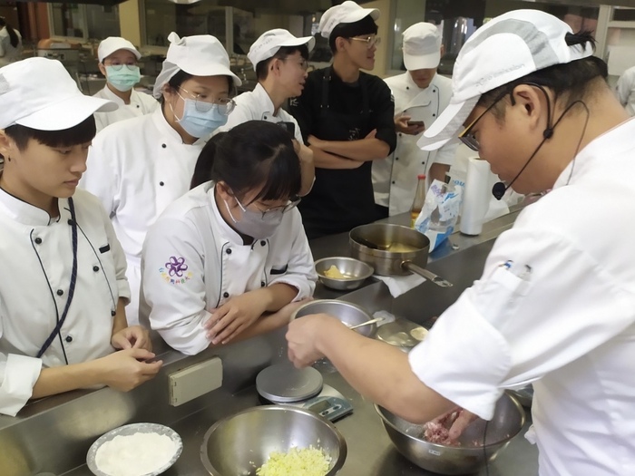 中式麵食加工 水調麵類丙級證照班 (菁英密集集訓班)結訓(112.11.19）圖片