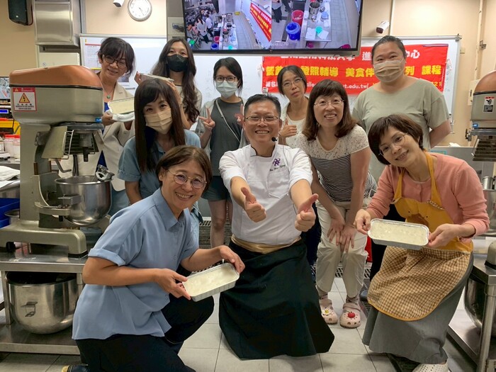 《年節伴手禮系列- 台式蘿蔔糕&獨家特調沾醬(教職員專班)》114.07.10圖片