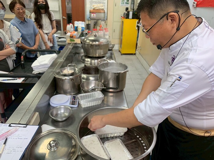 《年節伴手禮系列- 台式蘿蔔糕&獨家特調沾醬(教職員專班)》114.07.10圖片